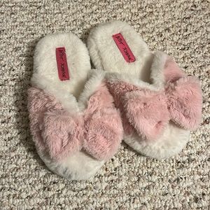 Betsey Johnson slippers